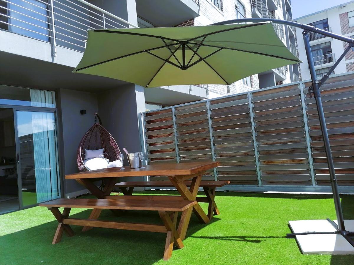 Chic, Central, Family & Group Stay - Stylish 2 Ensuite Bedroom Apartment With Spacious Balcony Cape Town Exterior photo