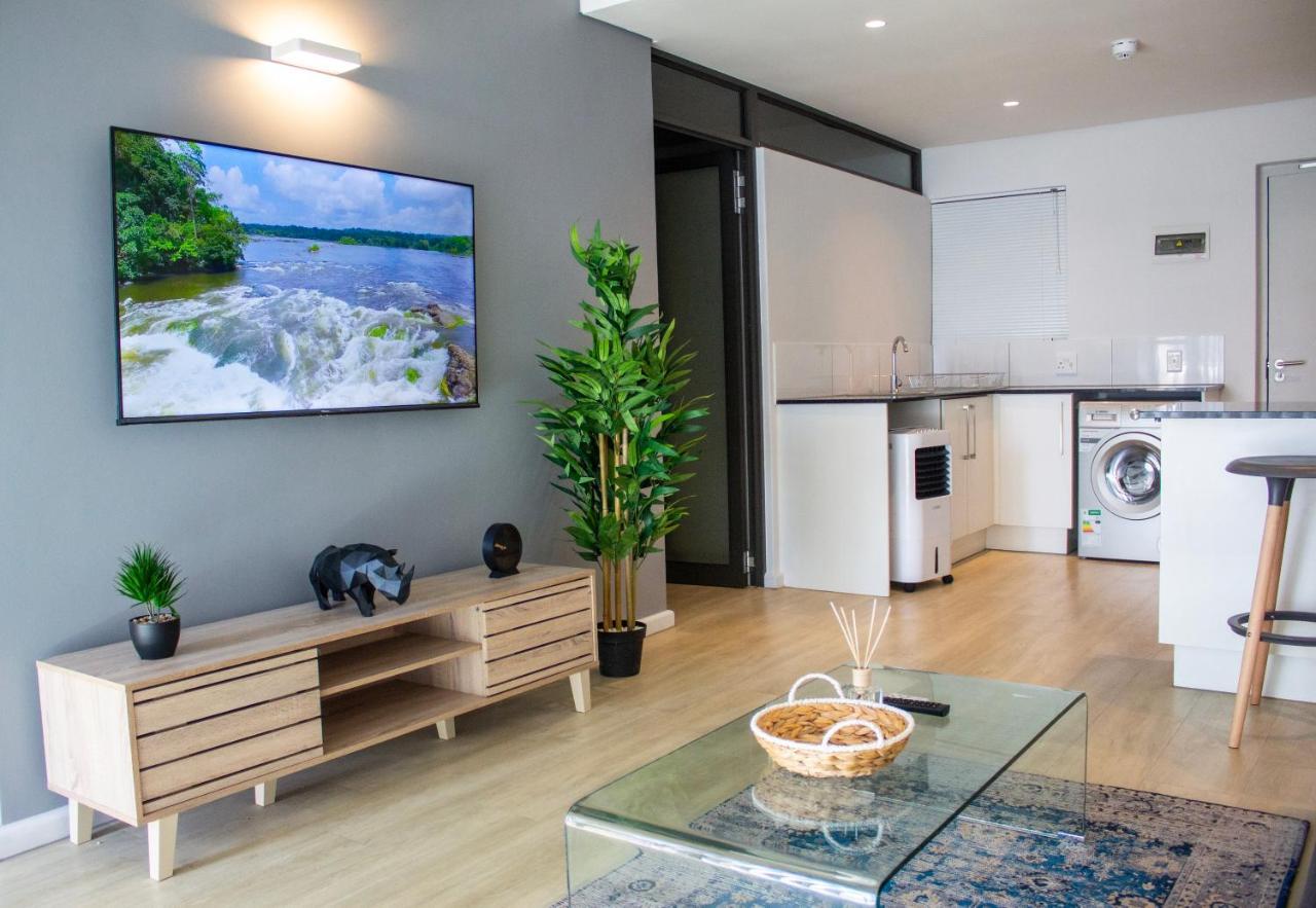 Chic, Central, Family & Group Stay - Stylish 2 Ensuite Bedroom Apartment With Spacious Balcony Cape Town Exterior photo