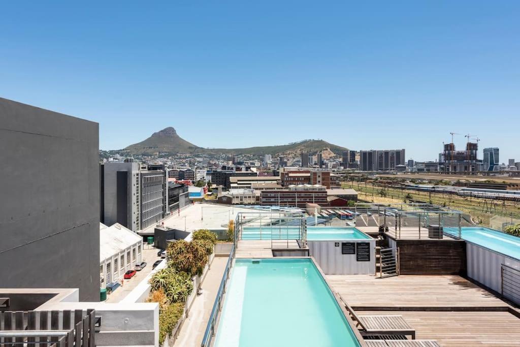 Chic, Central, Family & Group Stay - Stylish 2 Ensuite Bedroom Apartment With Spacious Balcony Cape Town Exterior photo