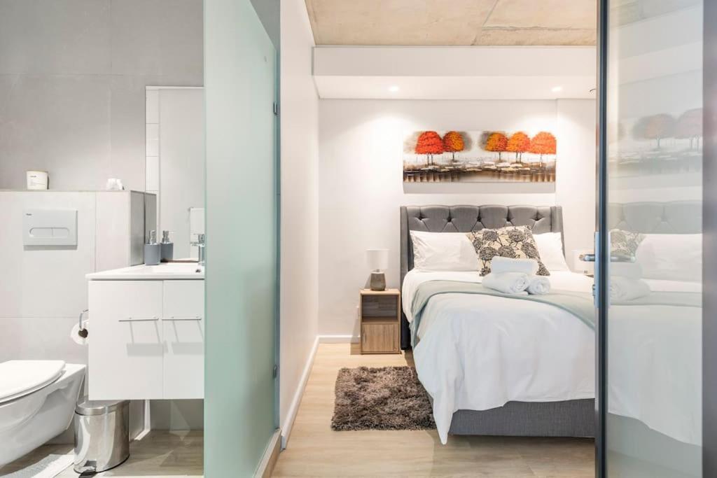 Chic, Central, Family & Group Stay - Stylish 2 Ensuite Bedroom Apartment With Spacious Balcony Cape Town Exterior photo