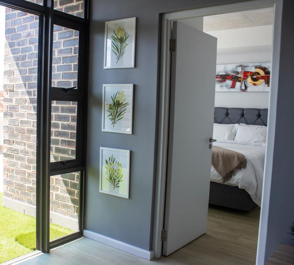 Chic, Central, Family & Group Stay - Stylish 2 Ensuite Bedroom Apartment With Spacious Balcony Cape Town Exterior photo